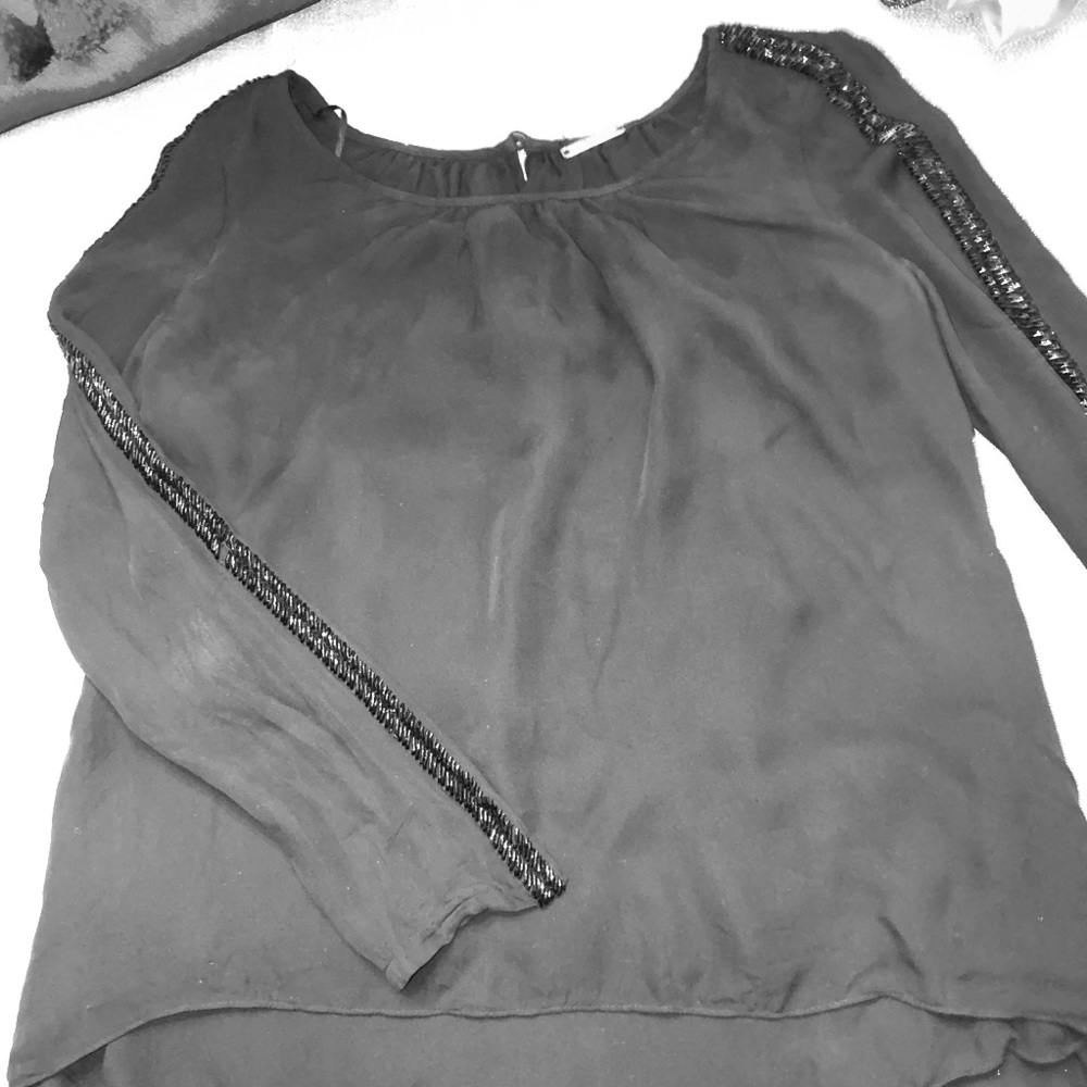 Silk blouse. - Picture 2 of 3